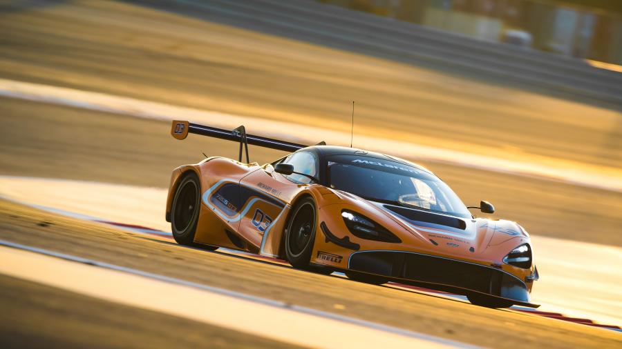  McLaren 720S GT3 2019 года  (фото 12 из 16)